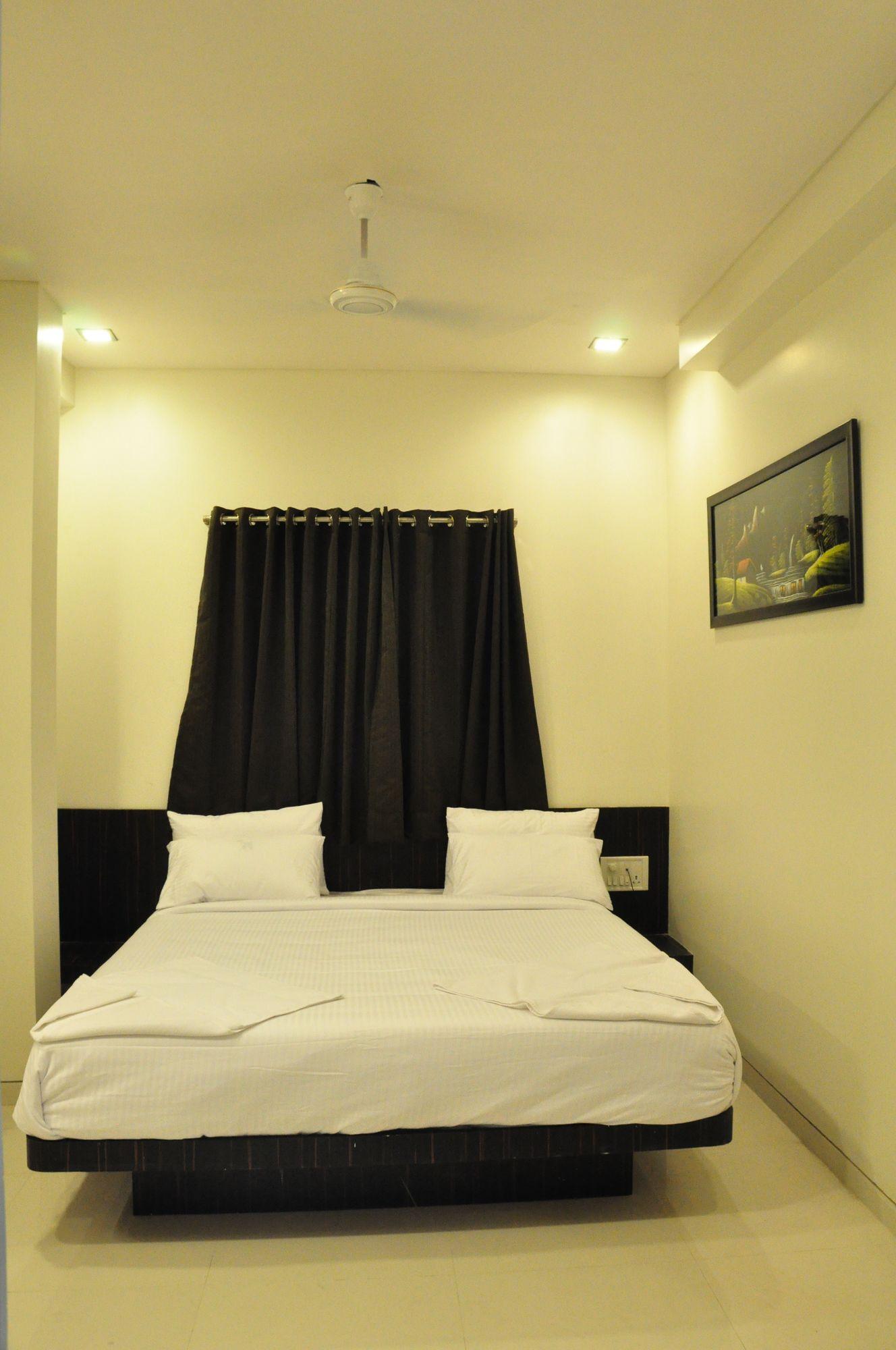Hotel Avon International Aurangabad  Exterior photo